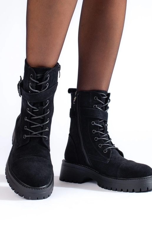 Botines de gamuza con hebillas