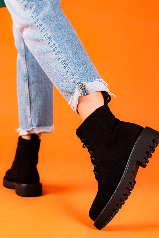 Zapatos de mujer negros de gamuza