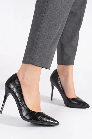 Zapatos con tacón fino... 2