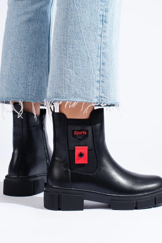 Zapatos de mujer negros con plataforma. Zapatos de mujer negros con plataforma.