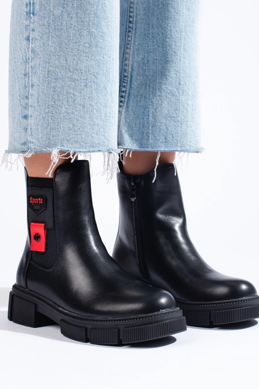 Zapatos de mujer negros con plataforma. Zapatos de mujer negros con plataforma.