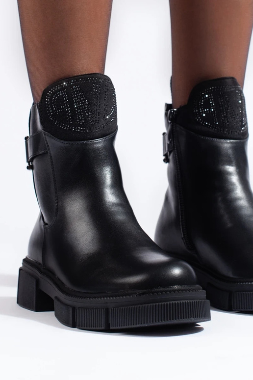 zapatos de mujer con aislamiento negro zapatos de mujer con aislamiento negro