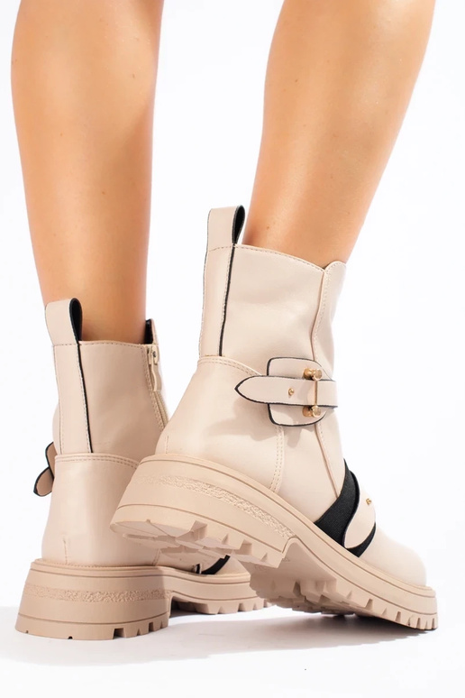 Botas de mujer beige con protección.