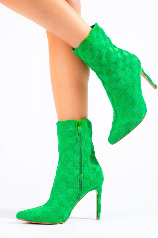 Zapatos de mujer muy equipados con... Zapatos de mujer muy equipados con...