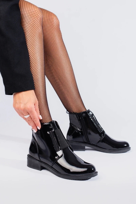 Zapatos planos de mujer estilo elegante. Zapatos planos de mujer estilo elegante.