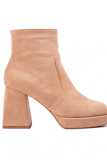 Botas de mujer con caña...