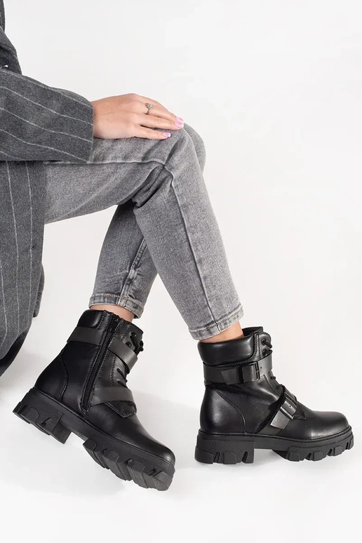 botines con hebillas negras botines con hebillas negras