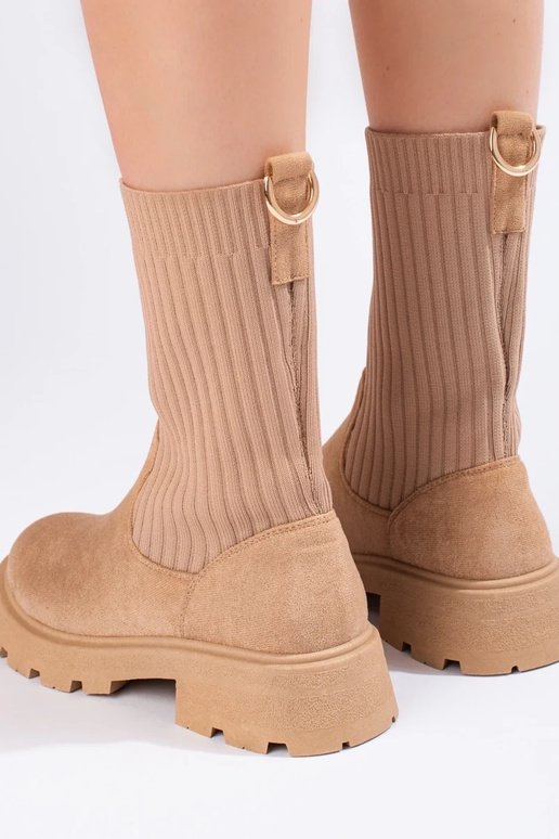 Zapatos de mujer de ante con parte... Zapatos de mujer de ante con parte...