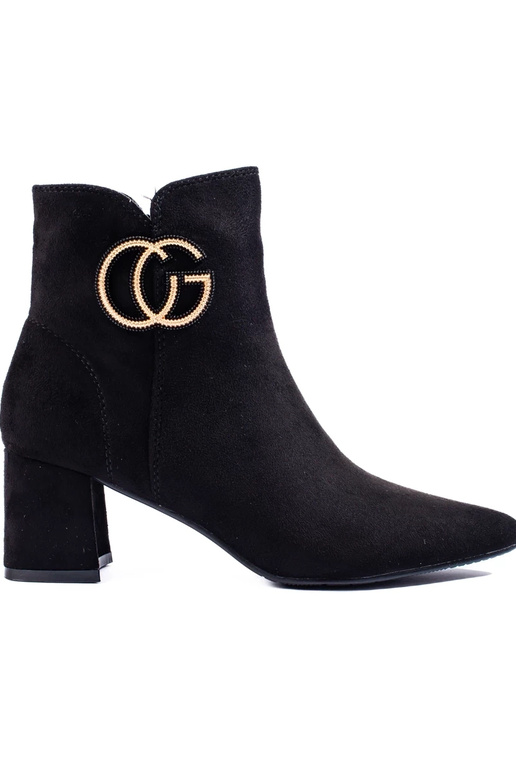 Botines de mujer con cuello de pico... Botines de mujer con cuello de pico...