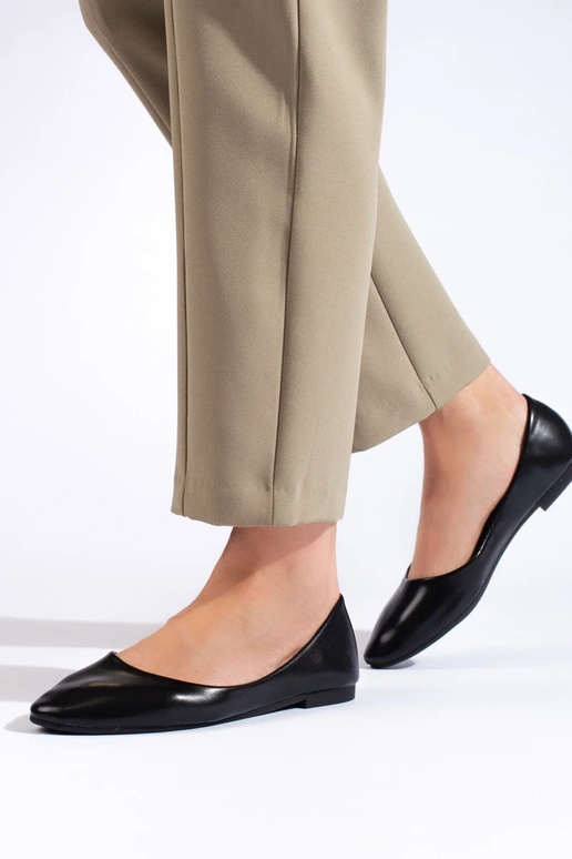 Bailarinas negras modelo clásico. Bailarinas negras modelo clásico.