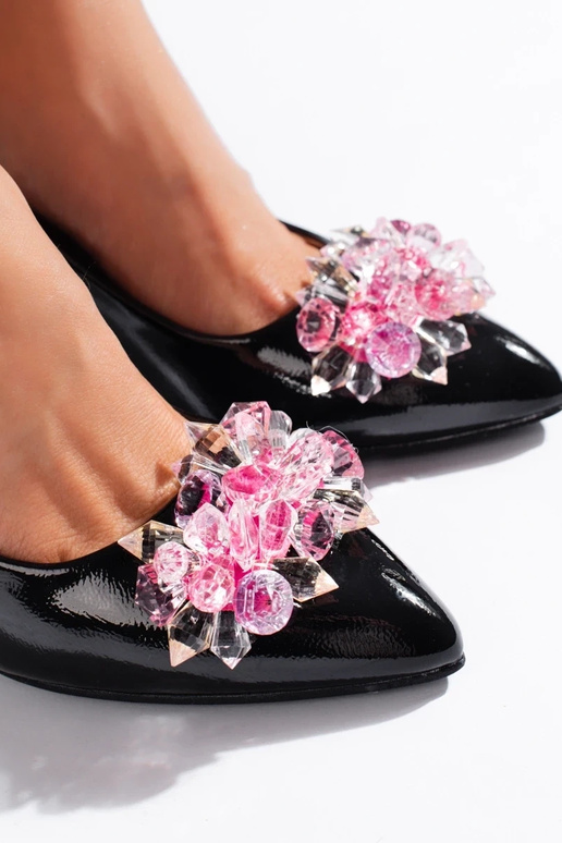 tacones altos negros con detalles... tacones altos negros con detalles...