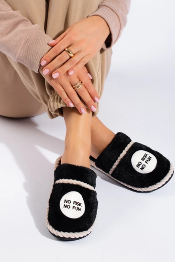 Pantuflas de mujer negras... 2