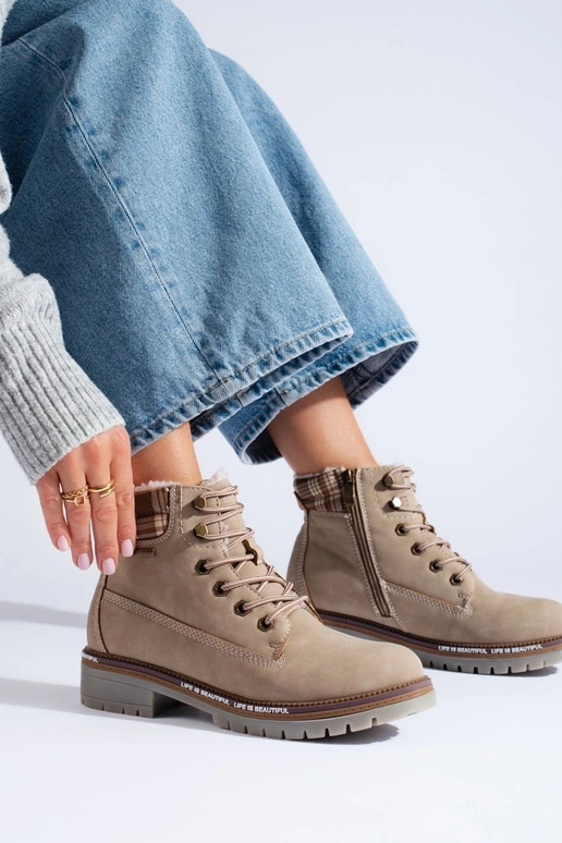 zapatos para mujer en color beige...