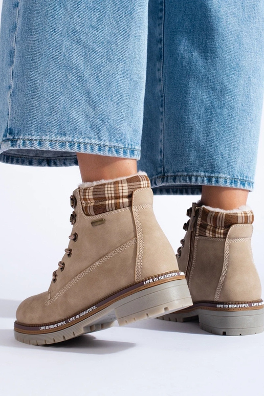 zapatos para mujer en color beige...