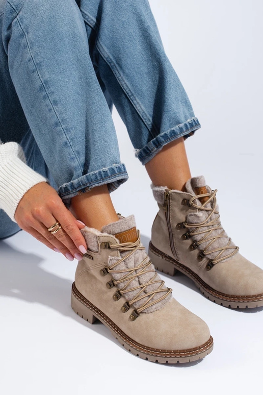 botas beige con cordones de piel de... botas beige con cordones de piel de...