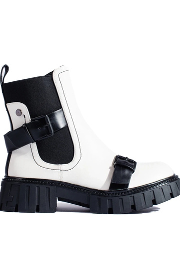 Zapatos de mujer blancos...