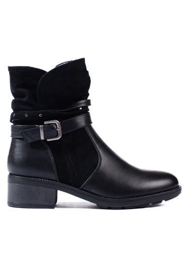 Botas de mujer con cinta...