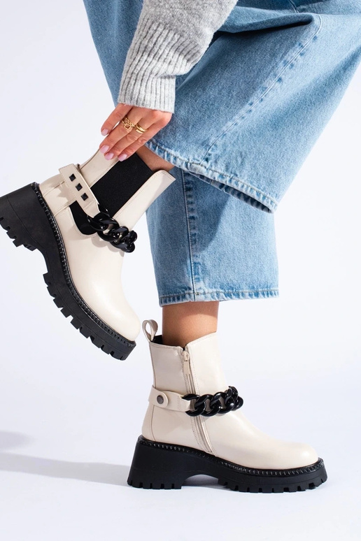 Zapatos de mujer con cadena en color...