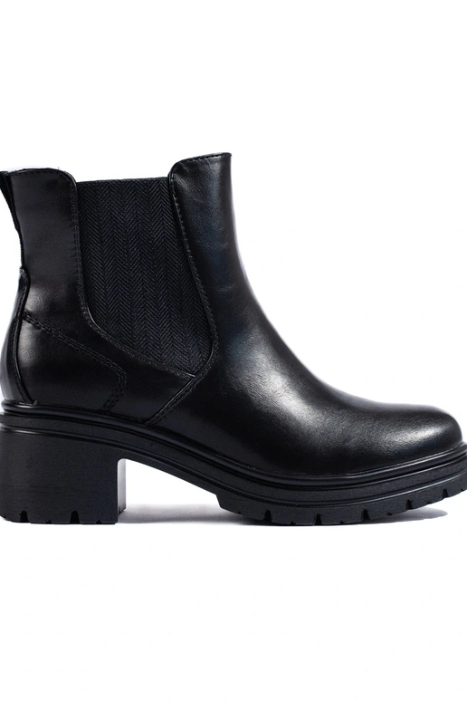 Zapatos de mujer negros con tacón. Zapatos de mujer negros con tacón.