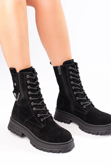 Zapatos altos de mujer... 2