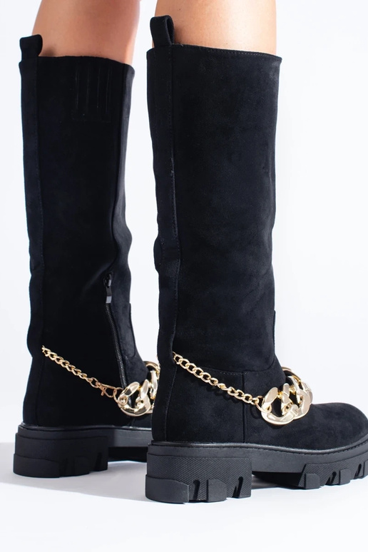 Botas largas en color negro con...