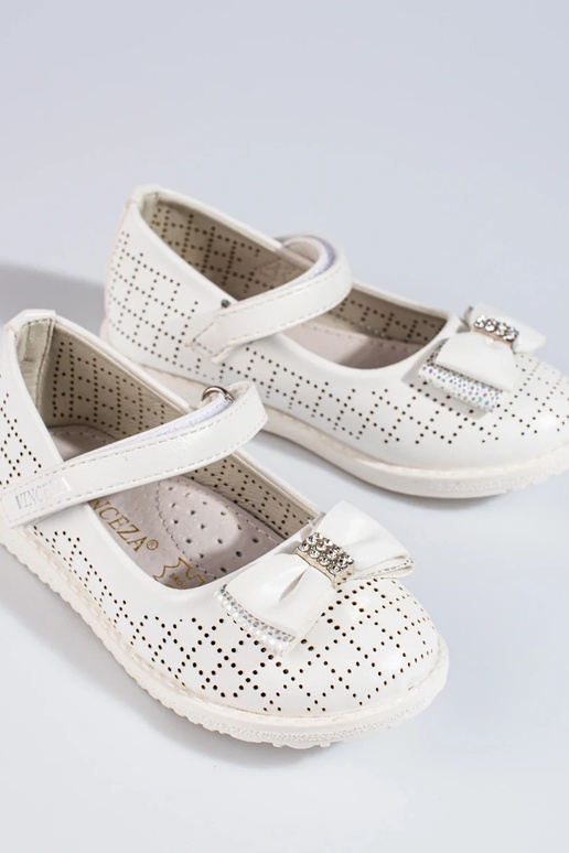 con elementos calados bailarina...