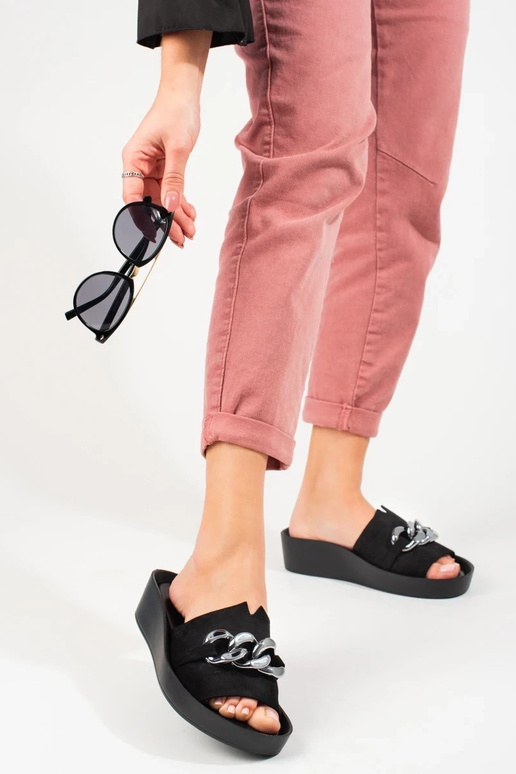 Zapatillas negras con plataforma...