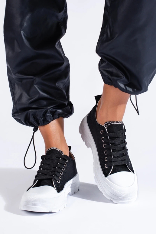 Zapatos modelo clásico con plataforma... Zapatos modelo clásico con plataforma...