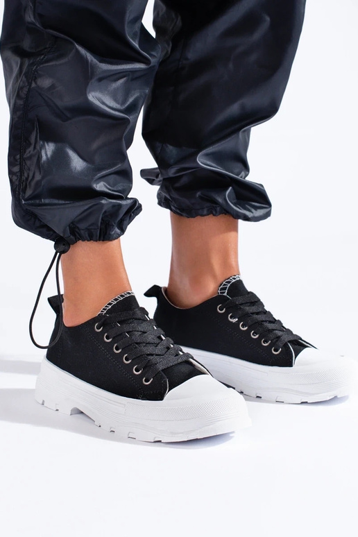 Zapatos modelo clásico con plataforma... Zapatos modelo clásico con plataforma...