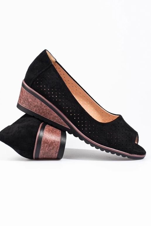 con elementos calados de ante tacones... con elementos calados de ante tacones...