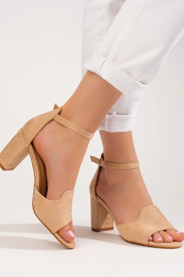 sandalias de tacón beige... 2