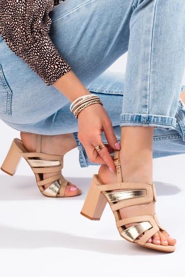 Sandalia con tacón color... 2