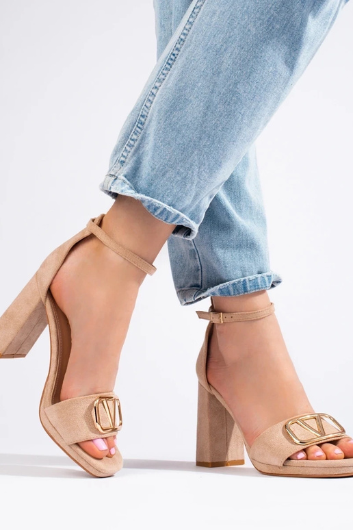 sandalias con tacón beige Vinceza sandalias con tacón beige Vinceza