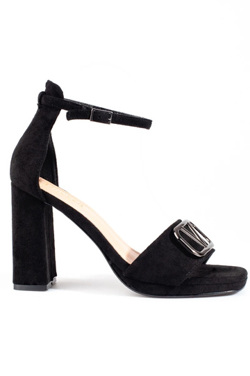 sandalias con tacón alto en...