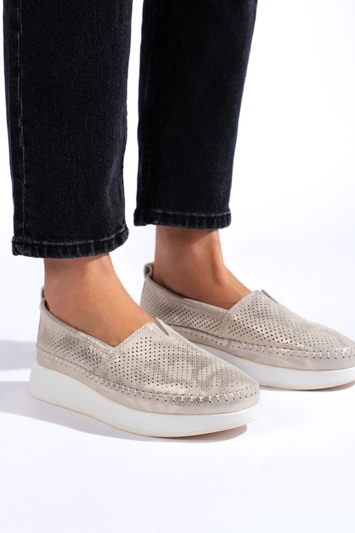 Zapatos de Cuero Aberturados Dorados