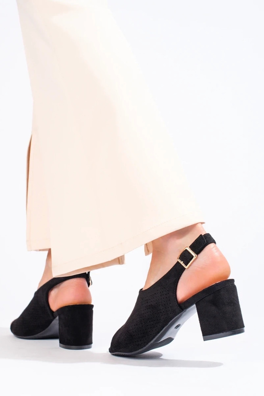 sandalias con elementos calados en...