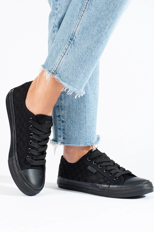 Zapatillas de mujer modelo clásico...