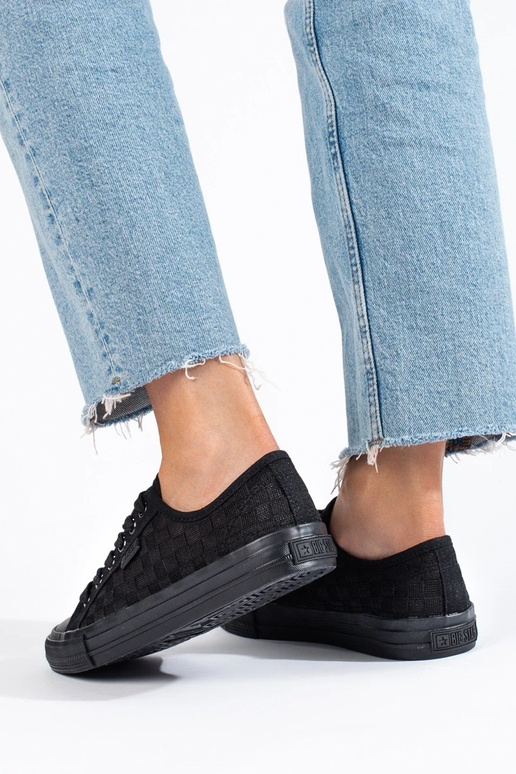 Zapatillas de mujer modelo clásico...