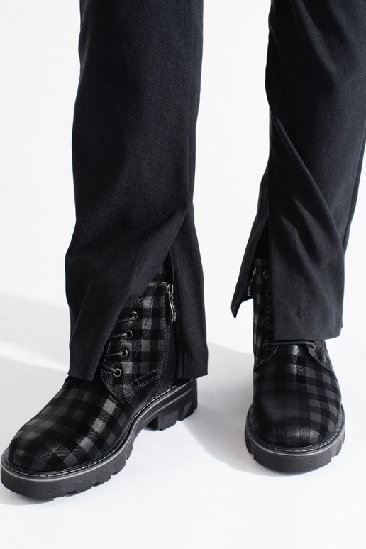 Botas de cuadros para mujer. Botas de cuadros para mujer.