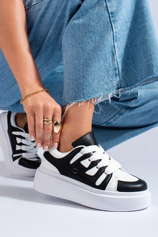 Zapatillas modelo Sneakers en blanco...