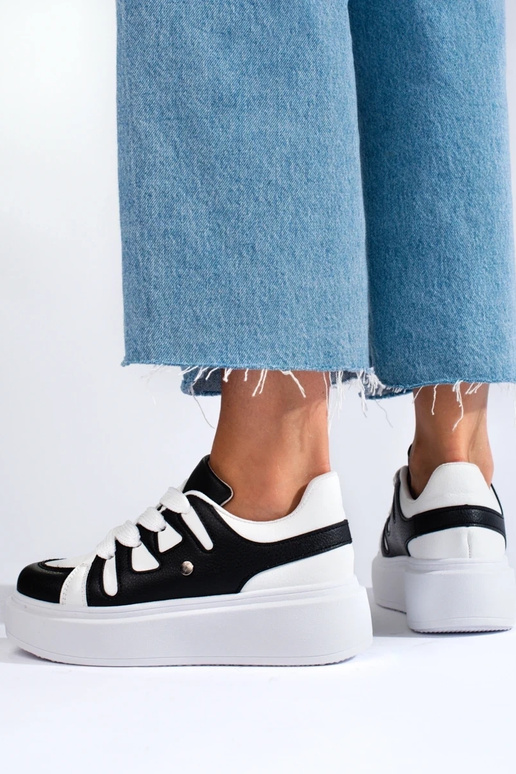 Zapatillas modelo Sneakers en blanco...