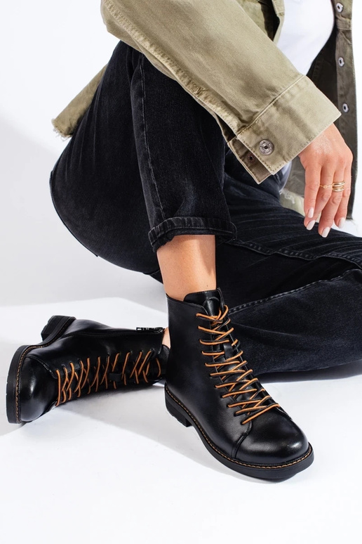 Botas de mujer Vinceza negras con tiras.