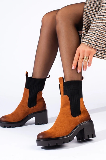 zapatos con hebilla marrón... 2