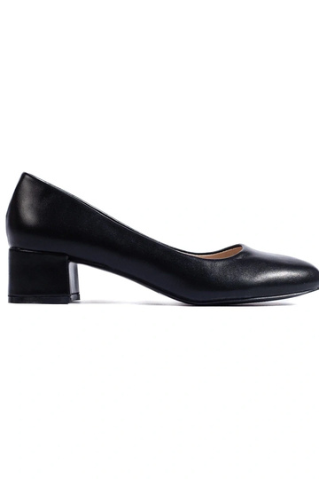 Zapatos negros de tacón alto