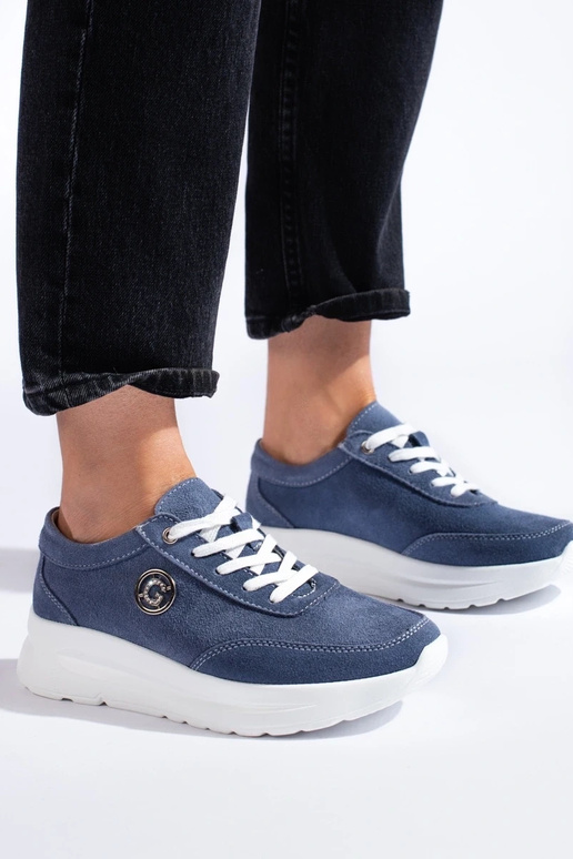 zapatos deportivos azules