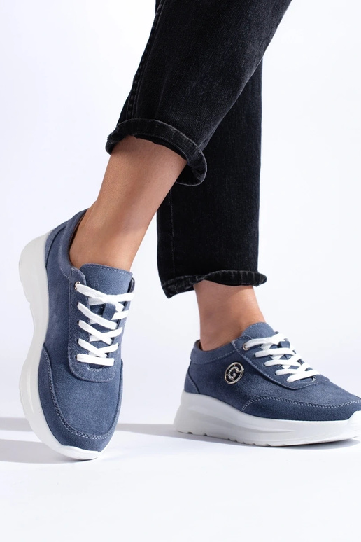 zapatos deportivos azules