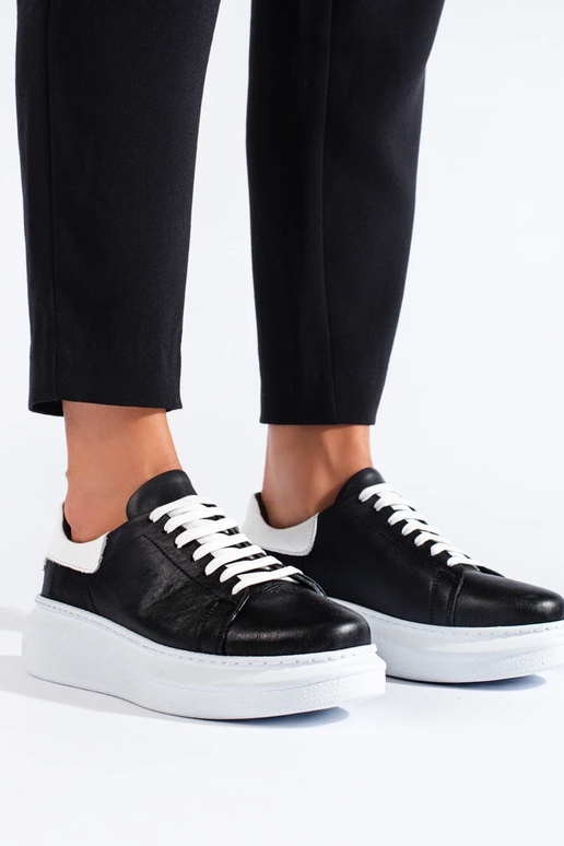 calzado deportivo negro T.Sokolski