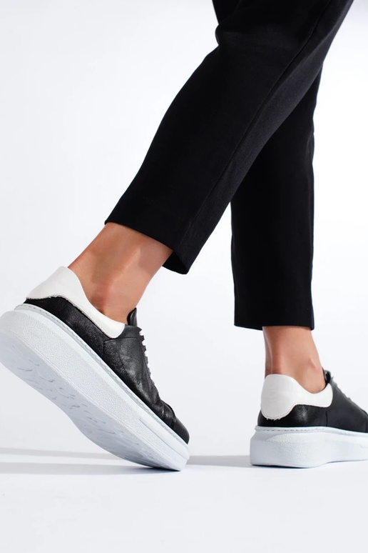 calzado deportivo negro T.Sokolski