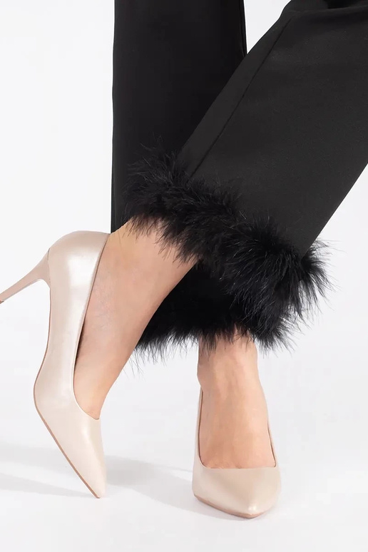 Zapatos de tacón con tacón fino.