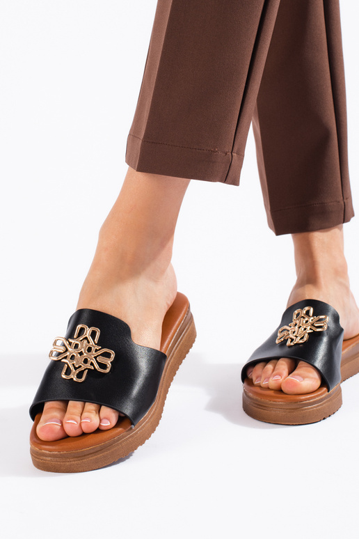 Zapatillas de mujer de moda en color...